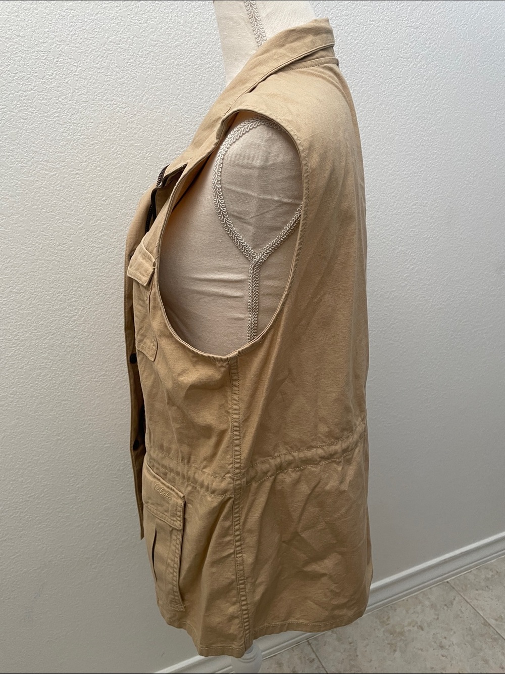 Cabela’s Women’s Utility Khaki Vest Pockets Hiking Camping - Picture 2 of 10